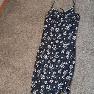 NWOT! No Boundaries Black and White Floral Top Womens Size Xl
